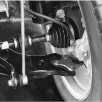 Car arm repair being performed by a mechanic at CSautos, serving Montreal, Laval, and Rive-Sud, with a focus on professional automotive services."